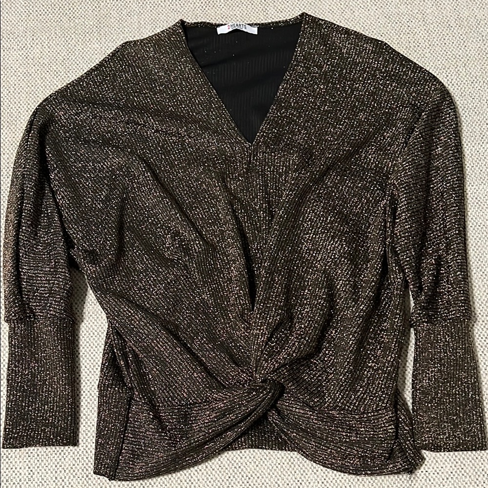2Heart Woman’s Gold Glitter Top Size Medium Brand New
